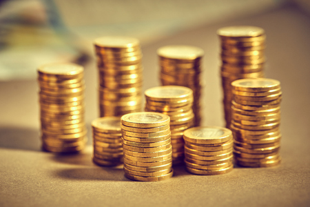 How to Build Wealth from Scratch: Starting Your Investment Journey with Little Money