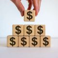 Raising Money-Smart Kids: Practical Strategies for American Families