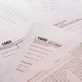 The Psychological Impact of Federal Income Tax Brackets on American Savers and Spenders