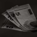 Setting and Reaching Financial Goals: Step-by-Step Planning for Lasting Change