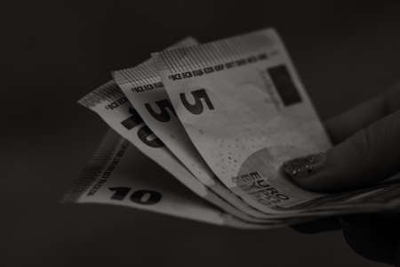 Setting and Reaching Financial Goals: Step-by-Step Planning for Lasting Change